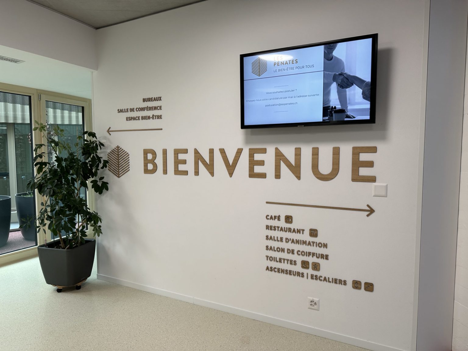 Signalétique murale d'accueil de bureaux